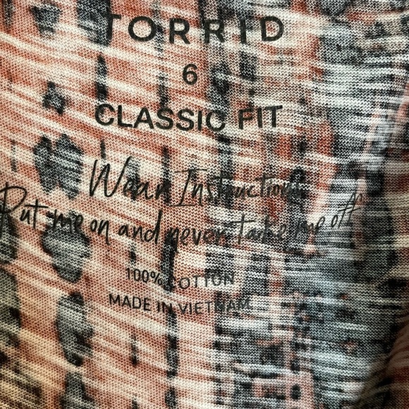 TORRID TIE-DYE SLEEVELESS SPLIT NECK HERITAGE SLUB CLASSIC FIT TANK Sz 6X - Picture 2 of 7